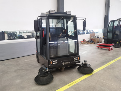 小型電動(dòng)掃地車(chē)實(shí)用嗎？有哪些優(yōu)勢(shì)