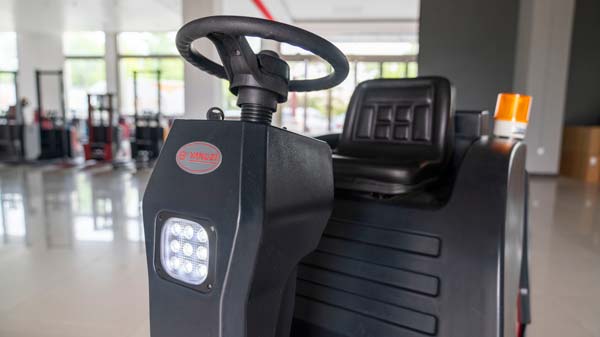 揚(yáng)子洗地機(jī)需要多少錢(qián)？